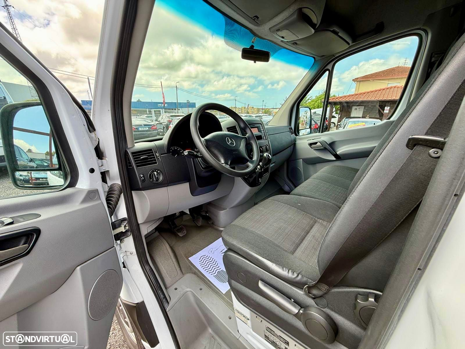 Mercedes-Benz 316 tecto alto - 13
