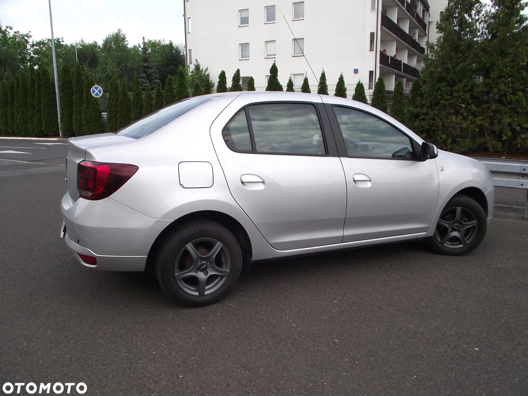 Dacia Logan 0.9 TCe Laureate S&S Easy-R - 8