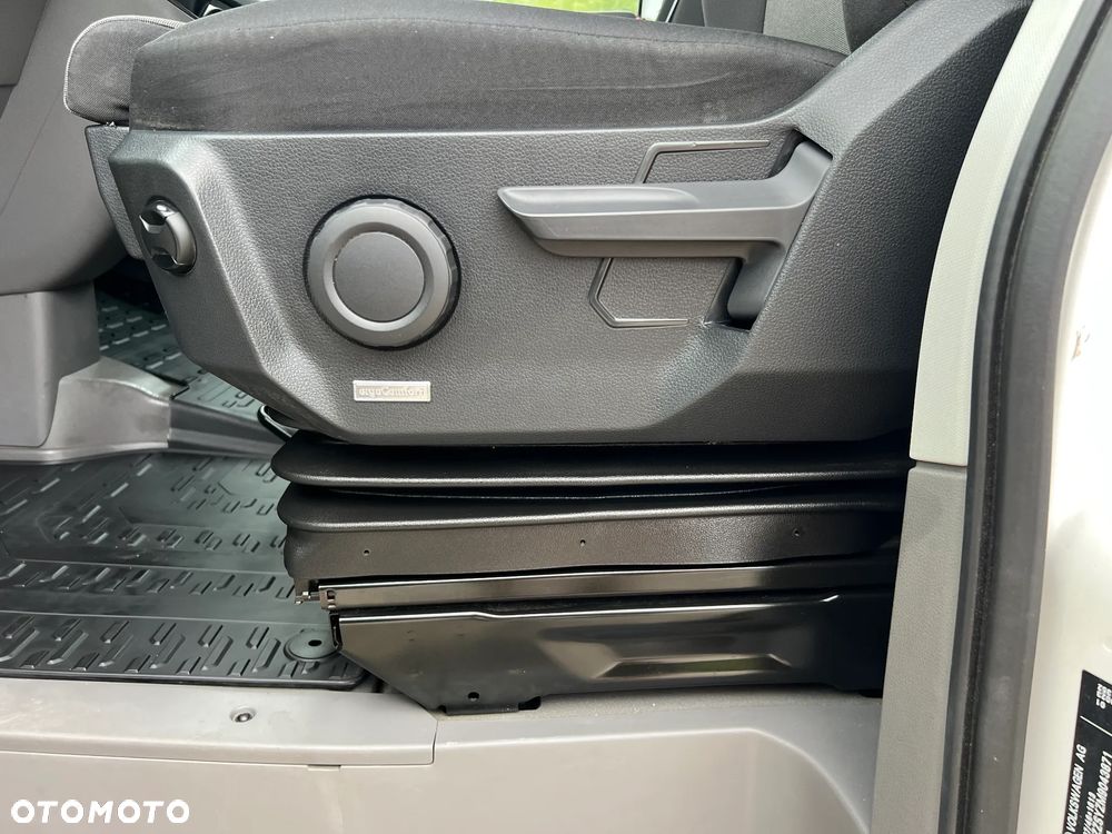 Volkswagen CRAFTER 35 - 23