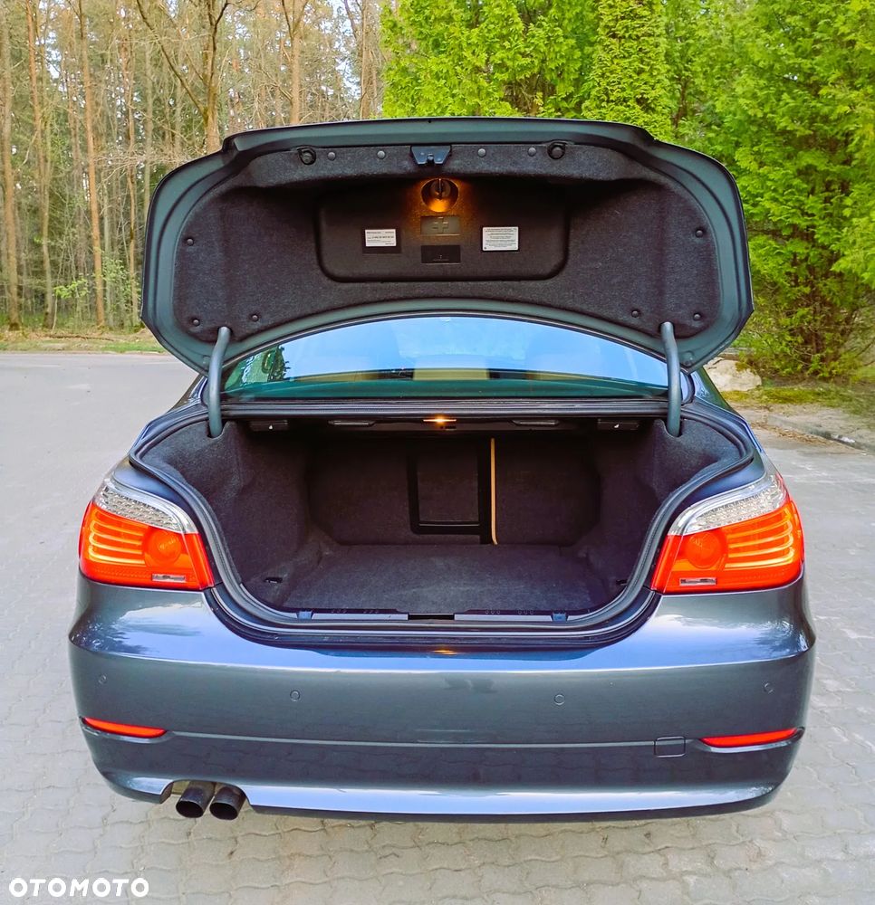 BMW Seria 5 530d Sport-Aut Edition Sport - 7