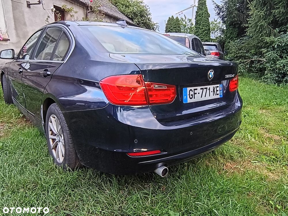 BMW Seria 3 320d Blue Performance Sport Line - 9