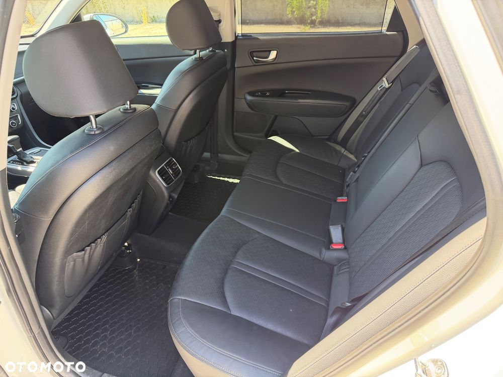 Kia Optima Plug-in Hybrid - 26
