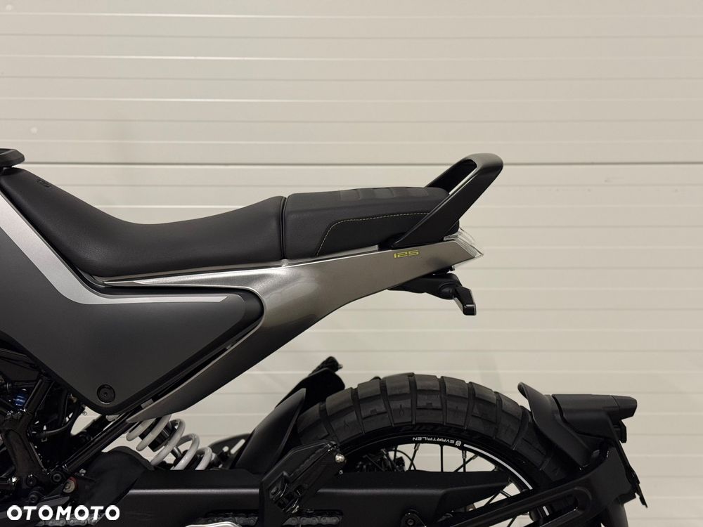 Husqvarna Svartpilen - 32
