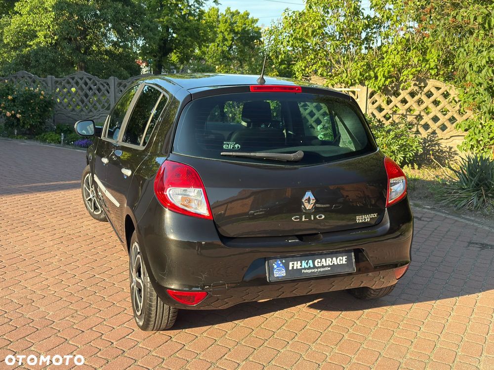 Renault Clio - 12