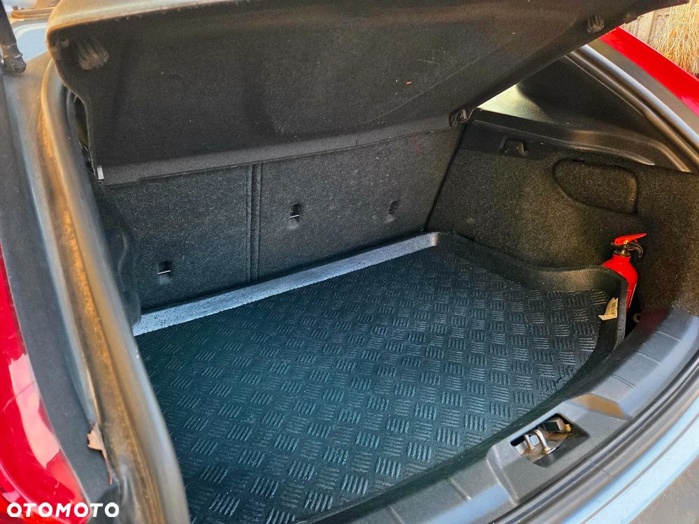 Volvo V40 D2 R Design - 20