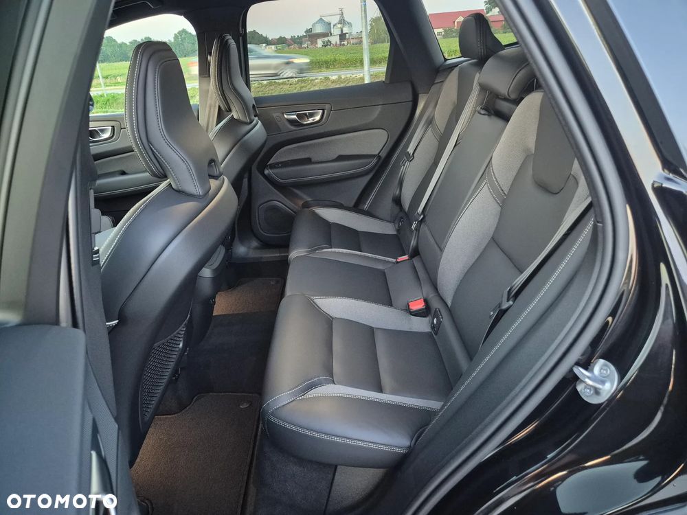 Volvo XC 60 B5 B AWD Ultimate Dark - 23