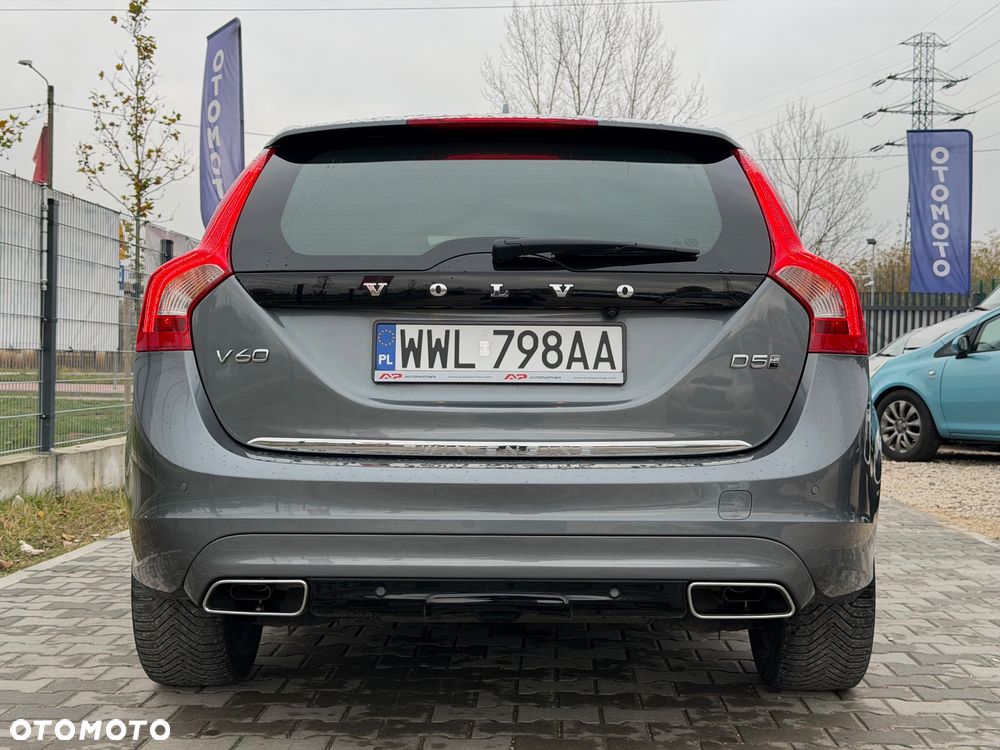 Volvo V60 D5 AWD Momentum - 5