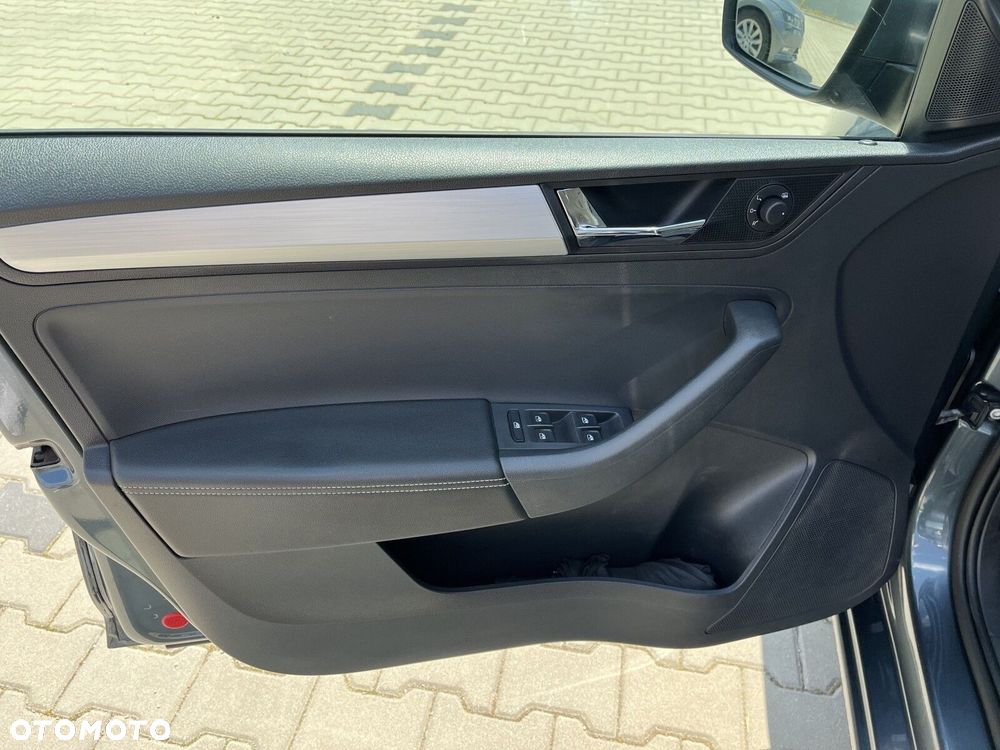 Skoda RAPID 1.0 TSI Ambition - 11