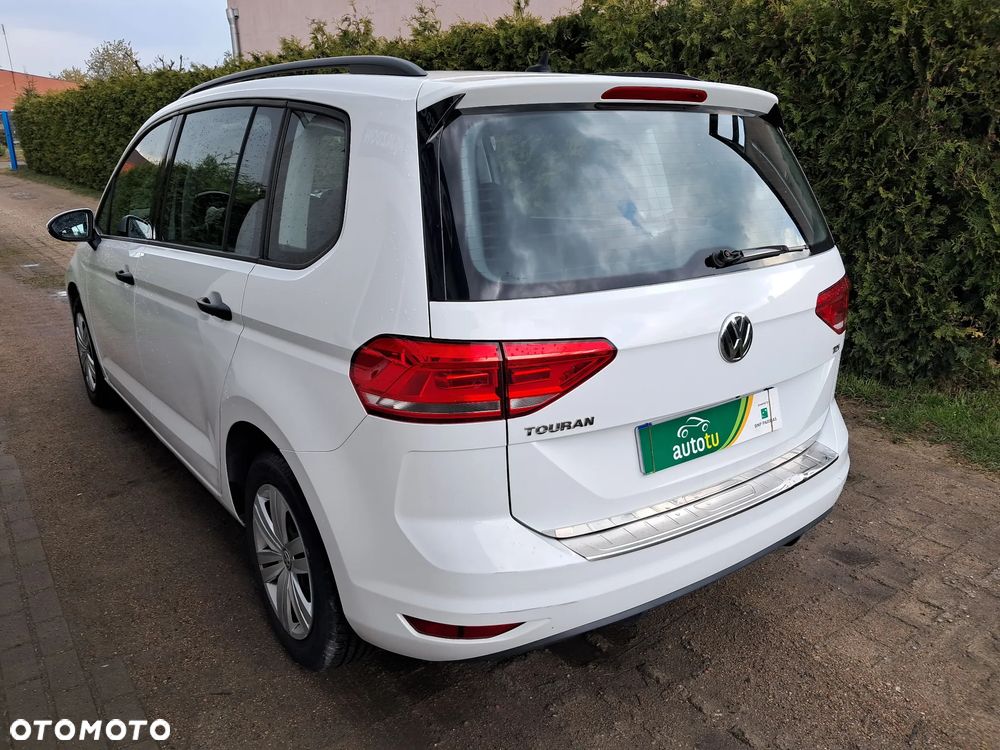 Volkswagen Touran - 10