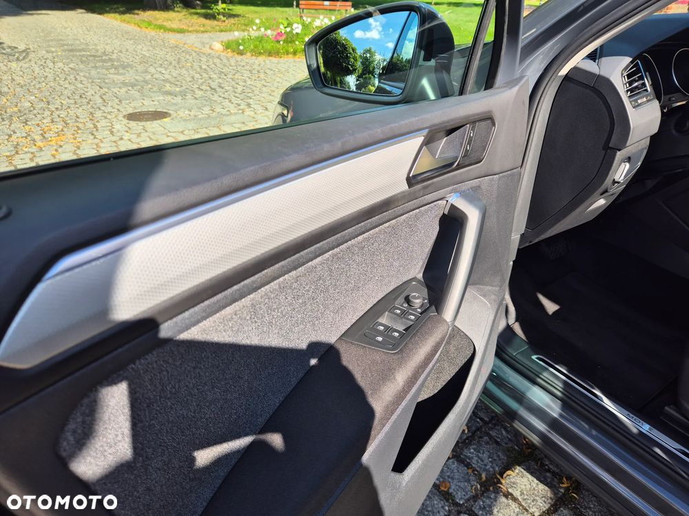Volkswagen Tiguan - 12