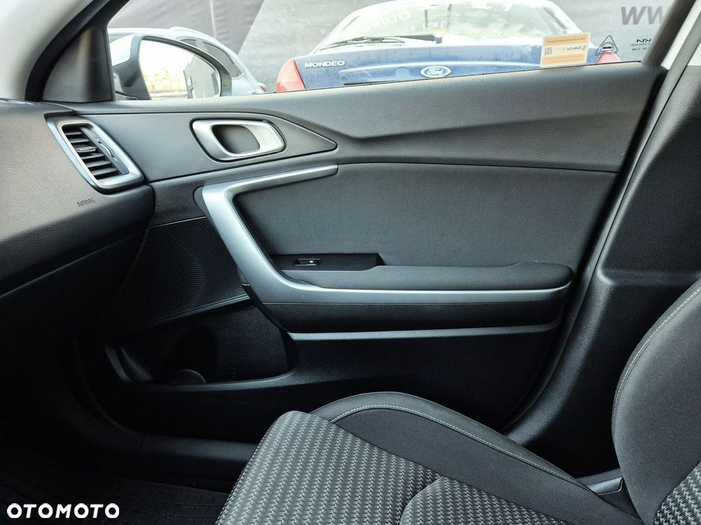 Kia Ceed 1.5 T-GDI M DCT - 24