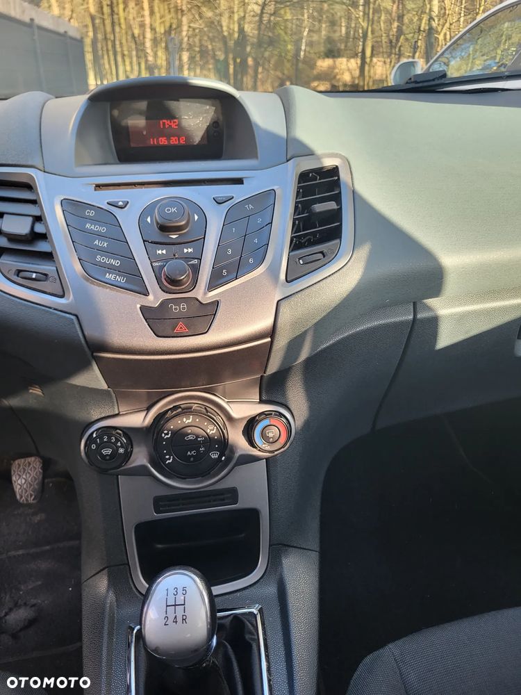 Ford Fiesta 1.4 Champions Edition - 13