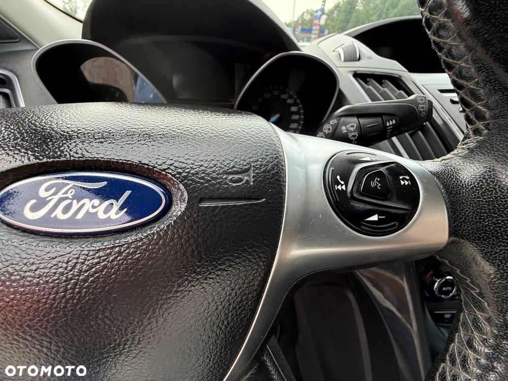 Ford Kuga - 16