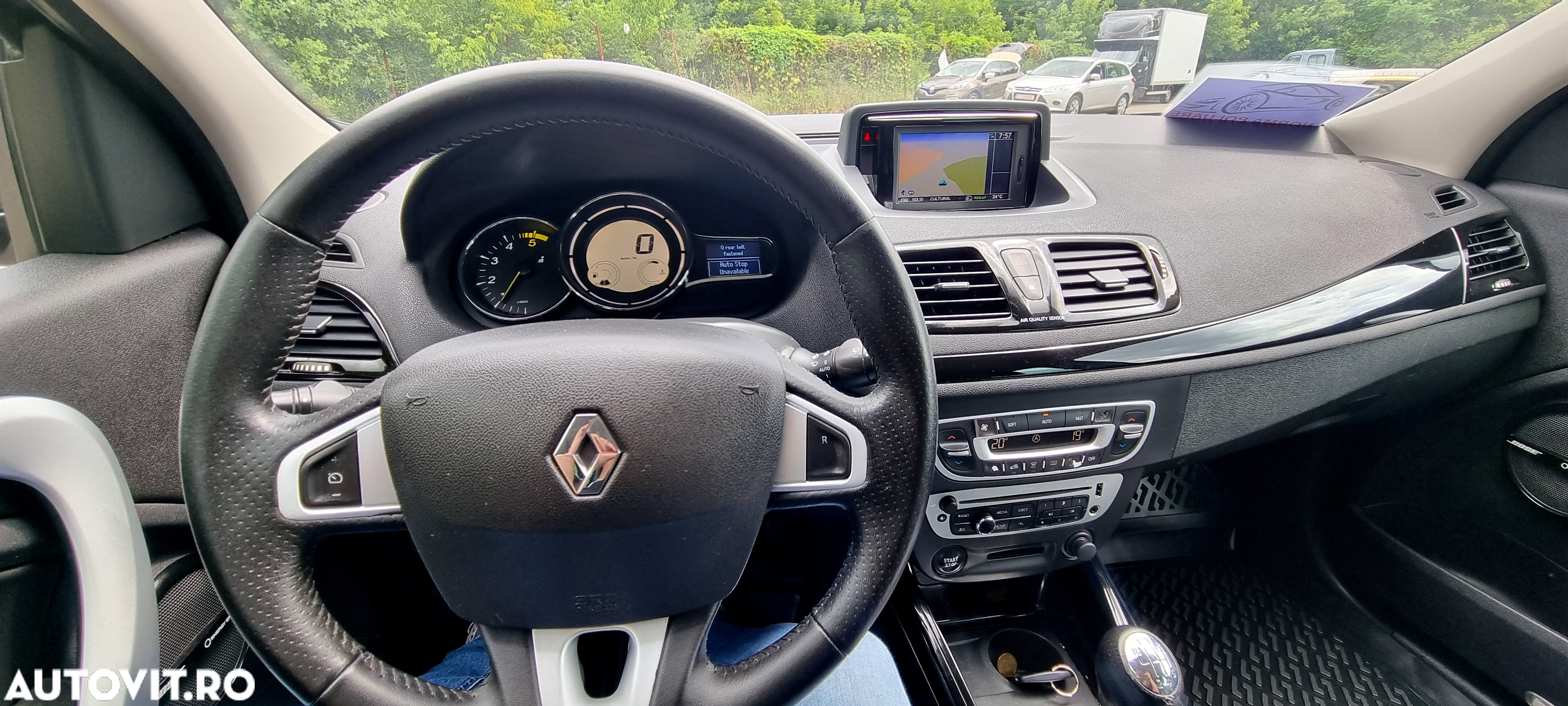 Renault Megane ENERGY dCi 110 Start & Stop Bose Edition - 8