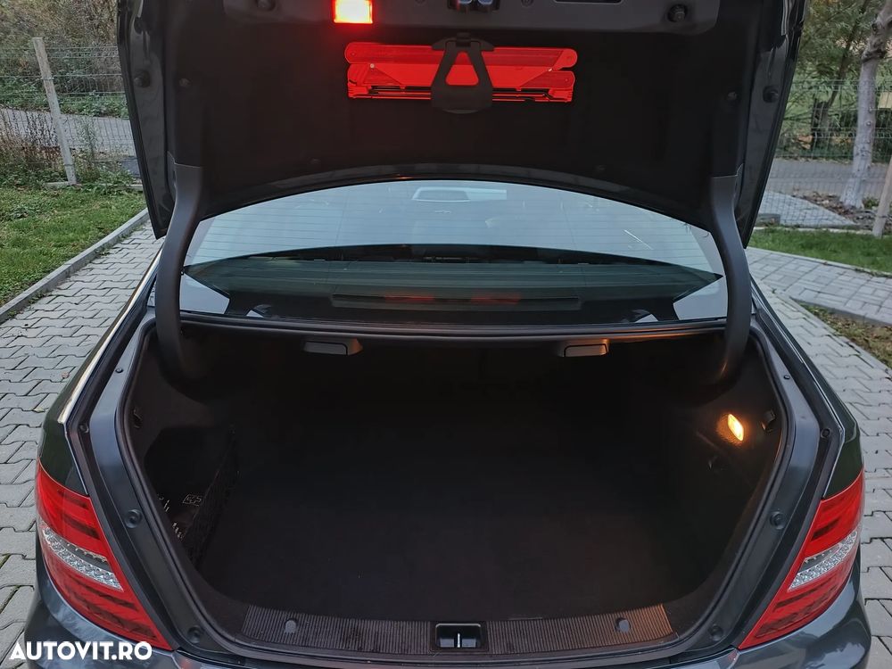 Mercedes-Benz C 250 CDI Avantgarde Edition - 12