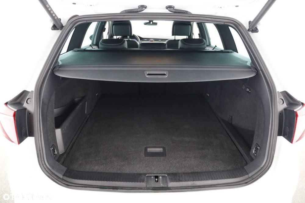 Volkswagen Passat - 23