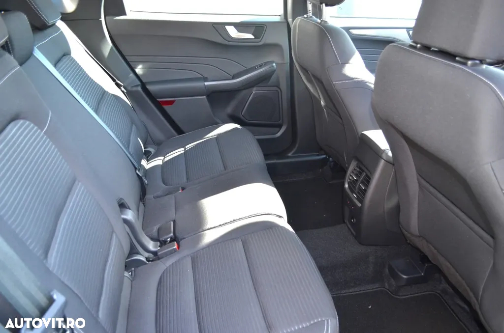Ford Kuga - 11