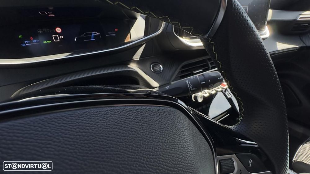 Peugeot e-2008 50 kWh GT - 28