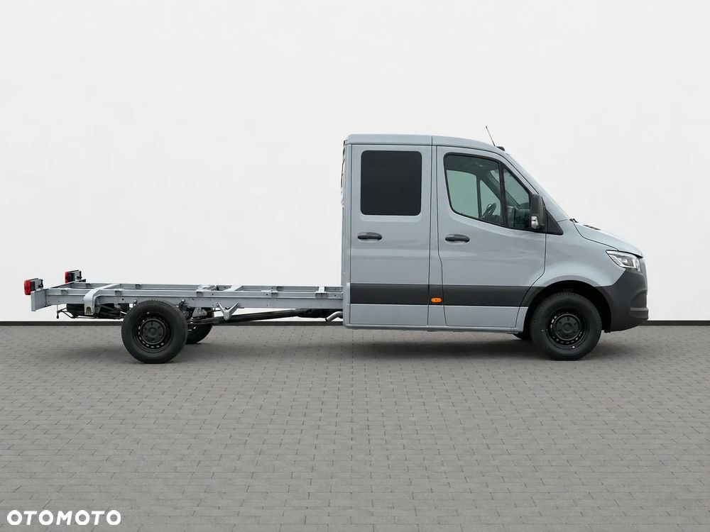 Mercedes-Benz Sprinter - 4