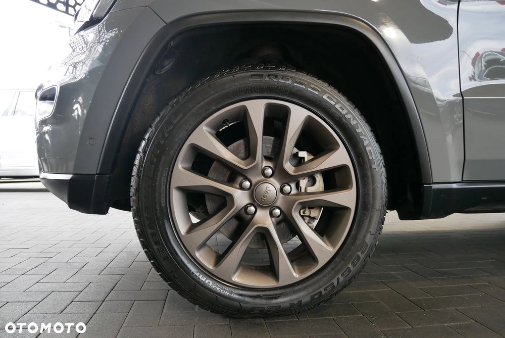 Jeep Grand Cherokee - 37