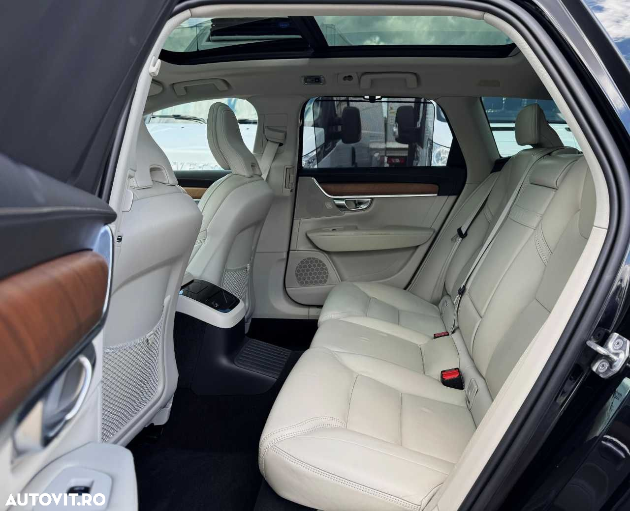 Volvo V90 T8 Recharge AWD Geartronic Inscription - 19