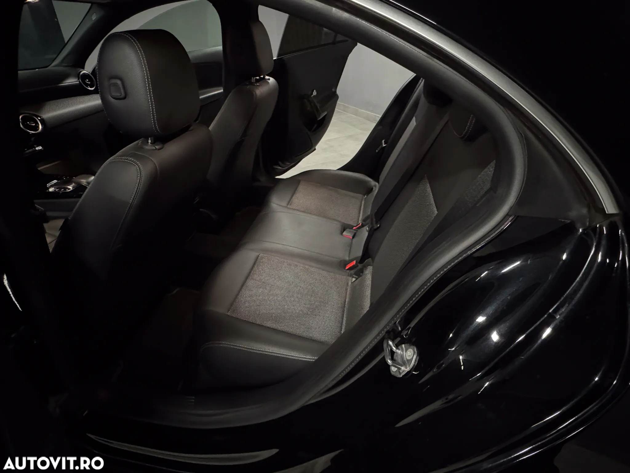 Mercedes-Benz CLA 180 d Coupe - 8