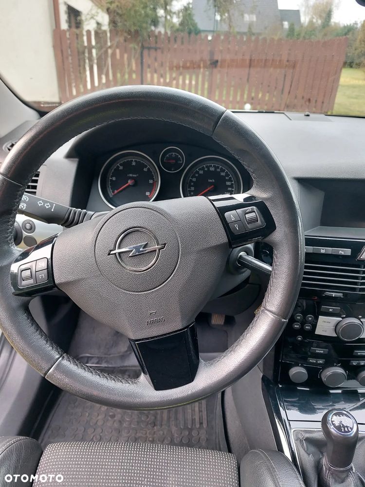 Opel Astra ver-1-9-cdti-cosmo - 12