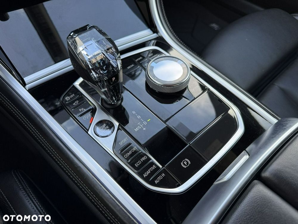 BMW Seria 8 840i xDrive - 29