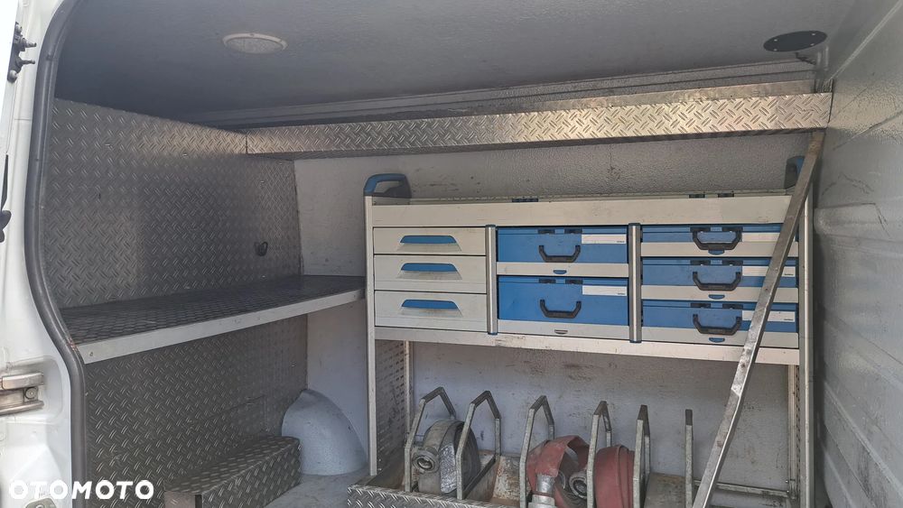 Mercedes-Benz Sprinter - 11