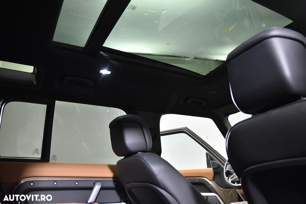 Land Rover Defender - 21