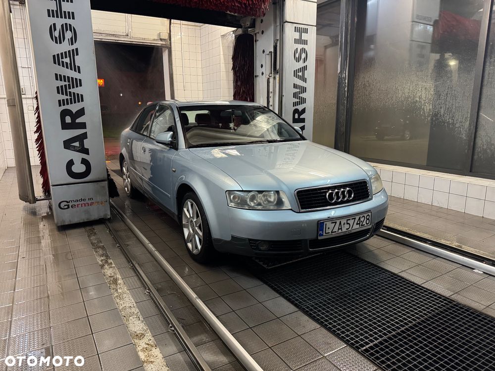 Audi A4 Limousine