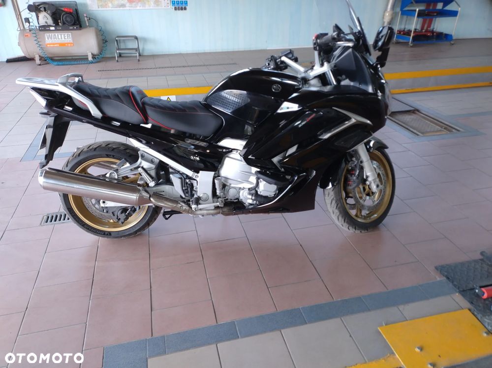 Yamaha FJR - 4