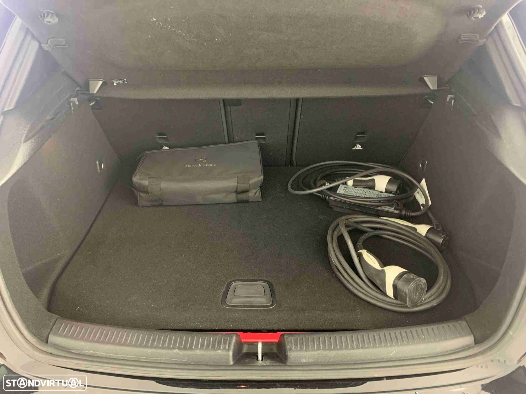 Mercedes-Benz A 250 e AMG Line - 14