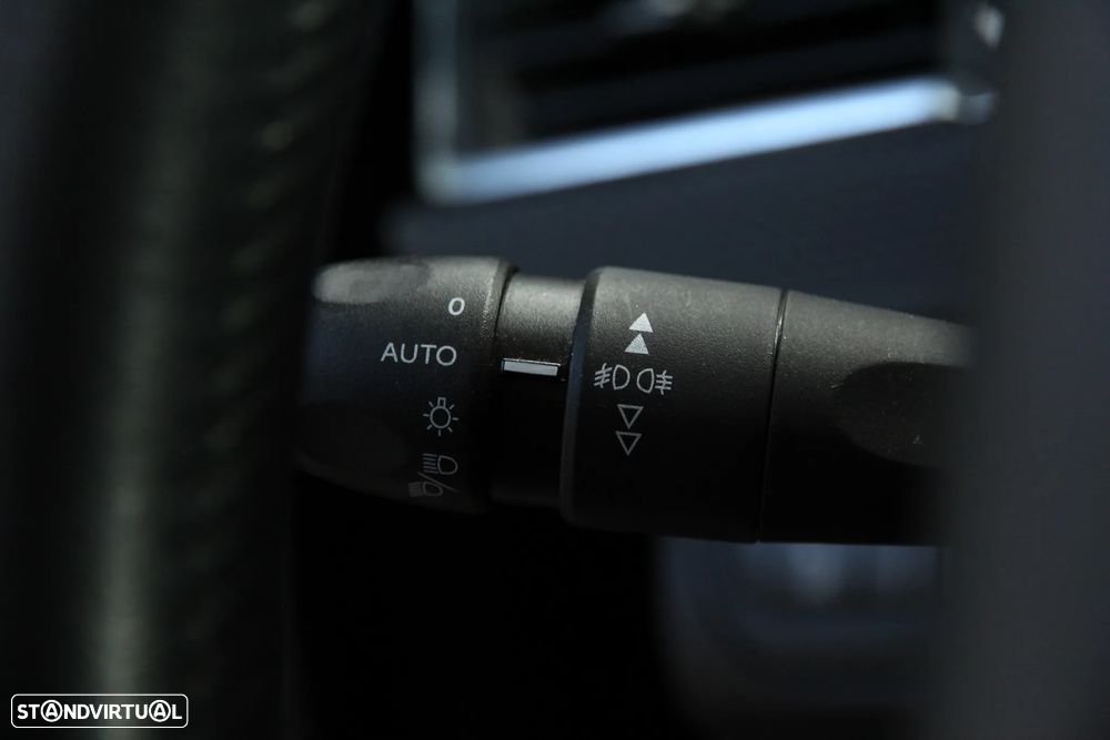 Peugeot 208 1.2 PureTech Style - 19