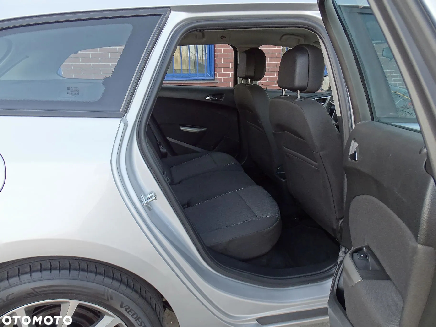 Opel Astra IV 1.4 T Edition 150 - 23