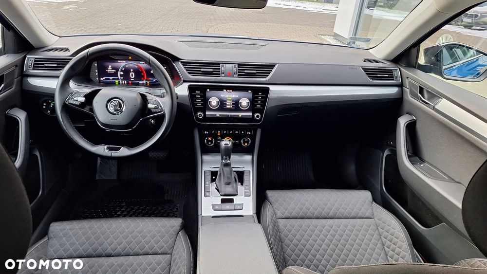 Skoda Superb 2.0 TDI SCR 4x4 Ambition DSG - 11