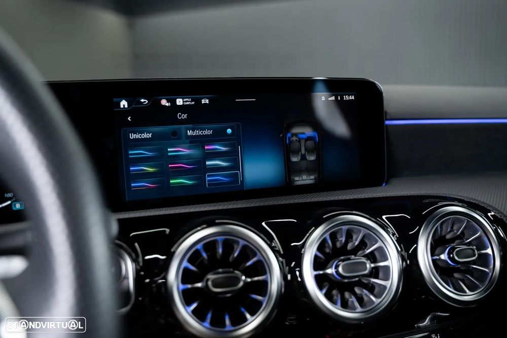 Mercedes-Benz A 250 e AMG Line - 31