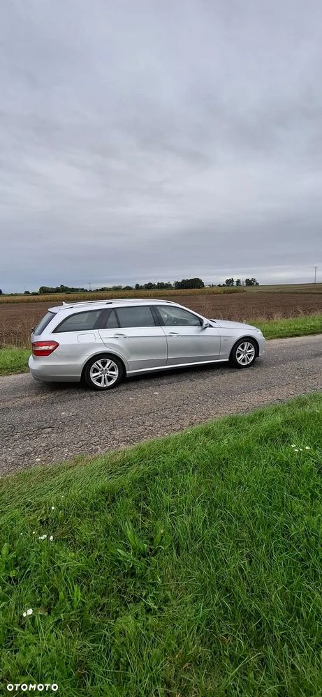 Mercedes-Benz Klasa E 250 T CDI DPF BlueEFFICIENCY 7G-TRONIC Avantgarde - 4