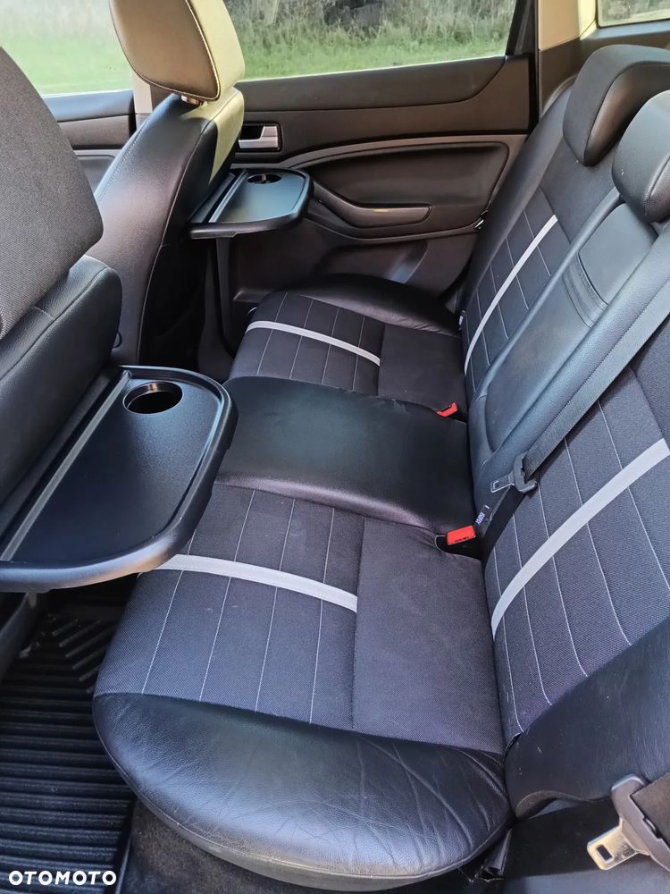 Ford Kuga 2.0 TDCi 4x4 Titanium - 26