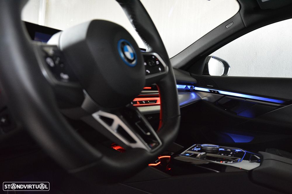 BMW i5 eDrive40 Pack Desportivo M Pro - 16