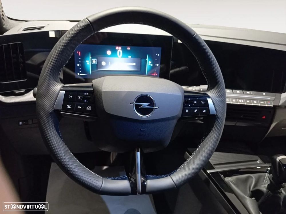 Opel Astra 1.2 T GS - 13