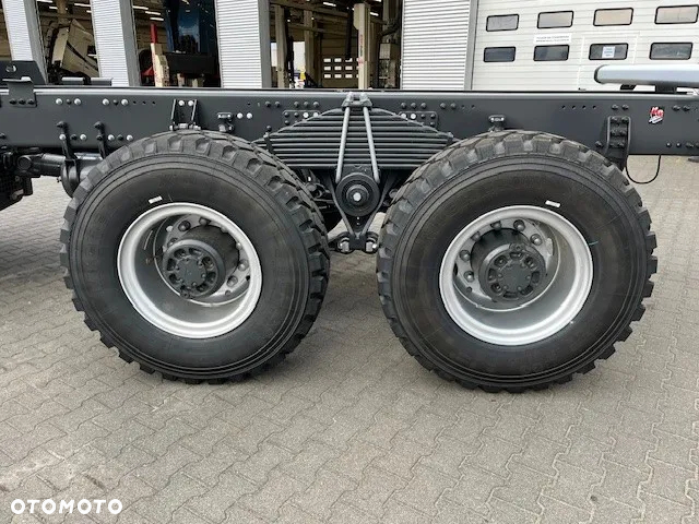 Renault Gama K440 6x6 - 8
