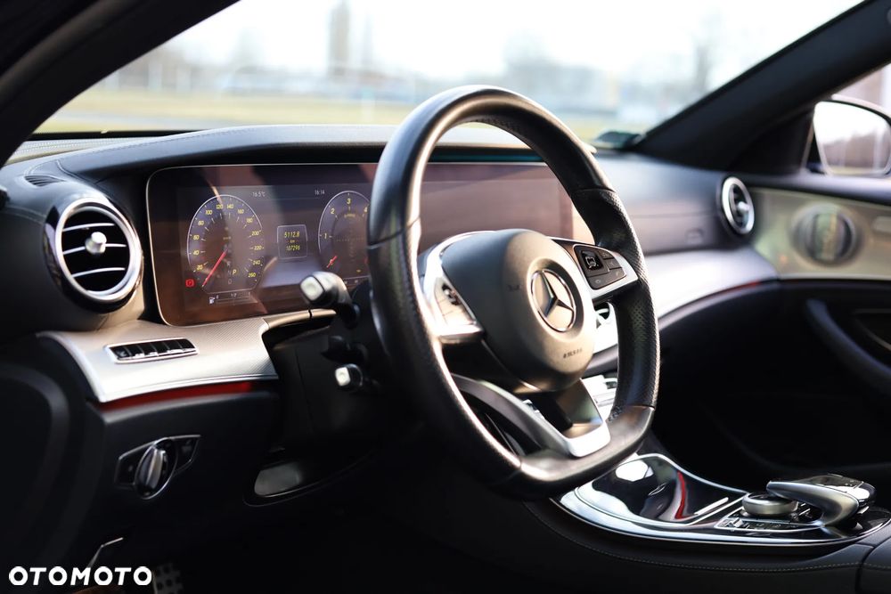 Mercedes-Benz Klasa E 220 d 4-Matic 9G-TRONIC - 11