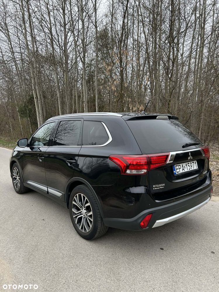 Mitsubishi Outlander 2.0 Instyle Navi CVT - 2