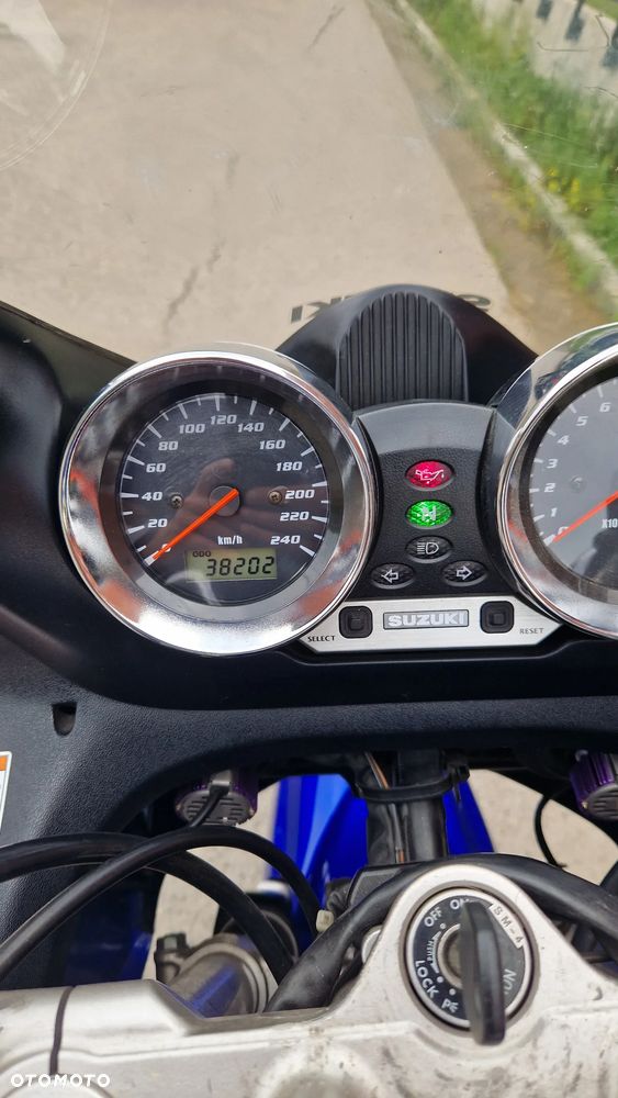 Suzuki Bandit GSF 600 S wszystkie części: lampa,rama,kierownica,owiewka,zaciski hamulcowe,alternator,tarcze hamulcowe, kolektor wydechowy. - 12