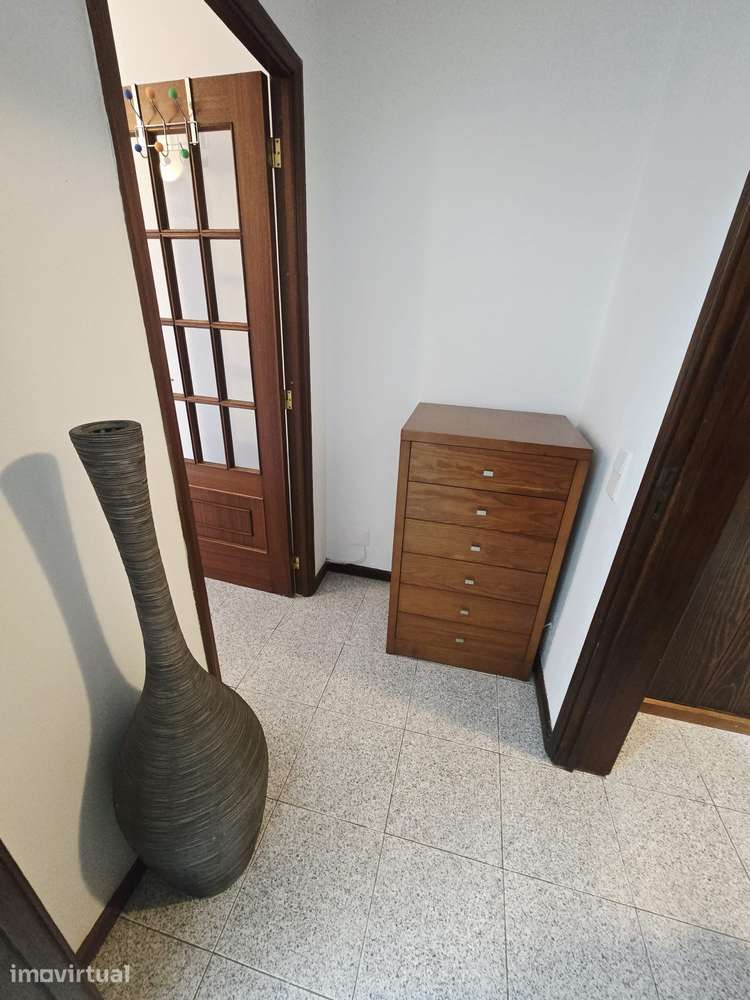 Apartamento T1 na Senhora da Hora ( próximo ao metro) - Grande imagem: 5/8
