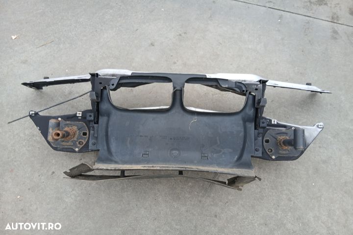 Trager / Calandru 8211467 8202832 8211467 8202832 BMW Seria 3 E46 [fa - 1