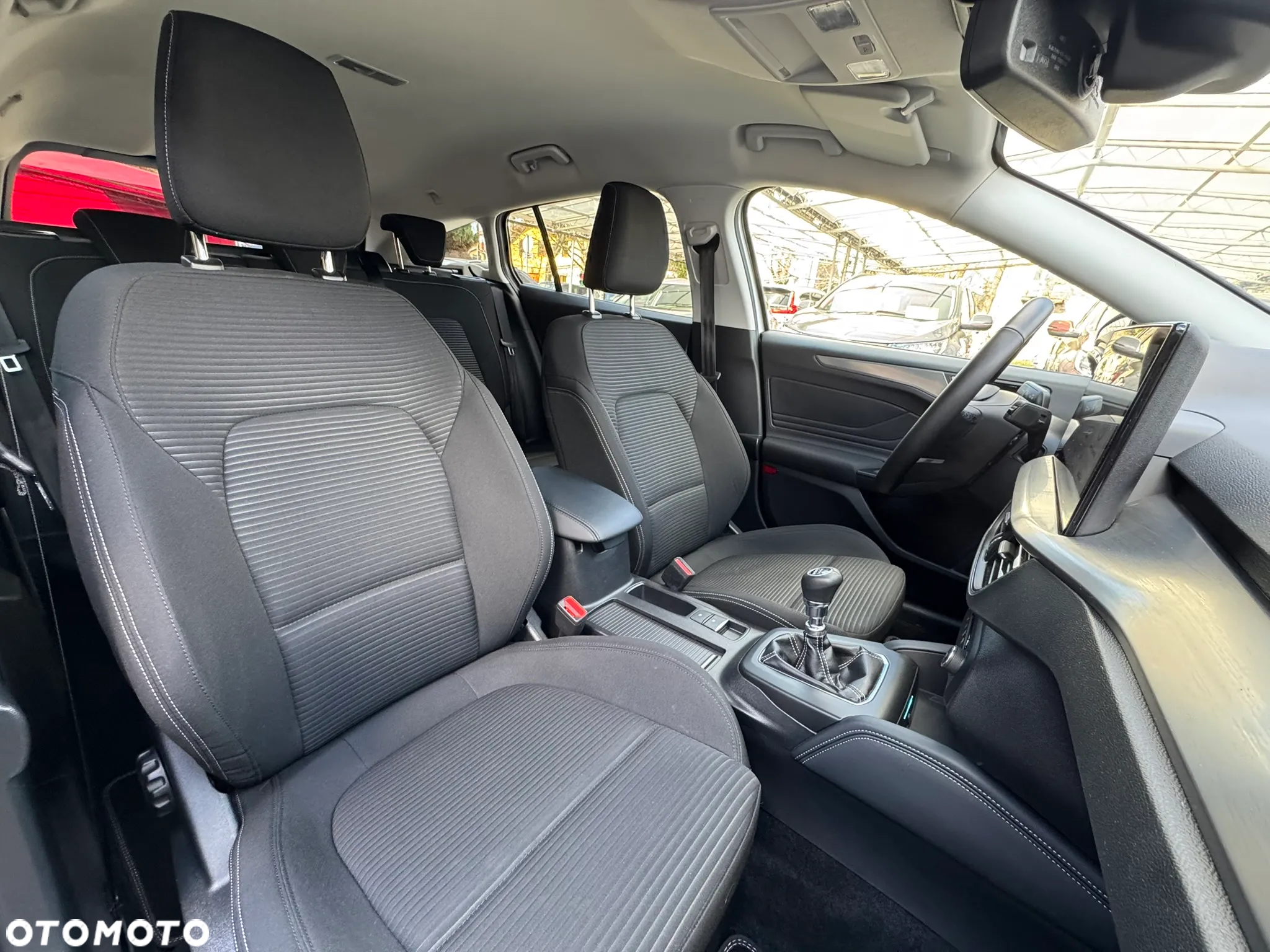 Ford Focus 1.0 EcoBoost Titanium X - 21