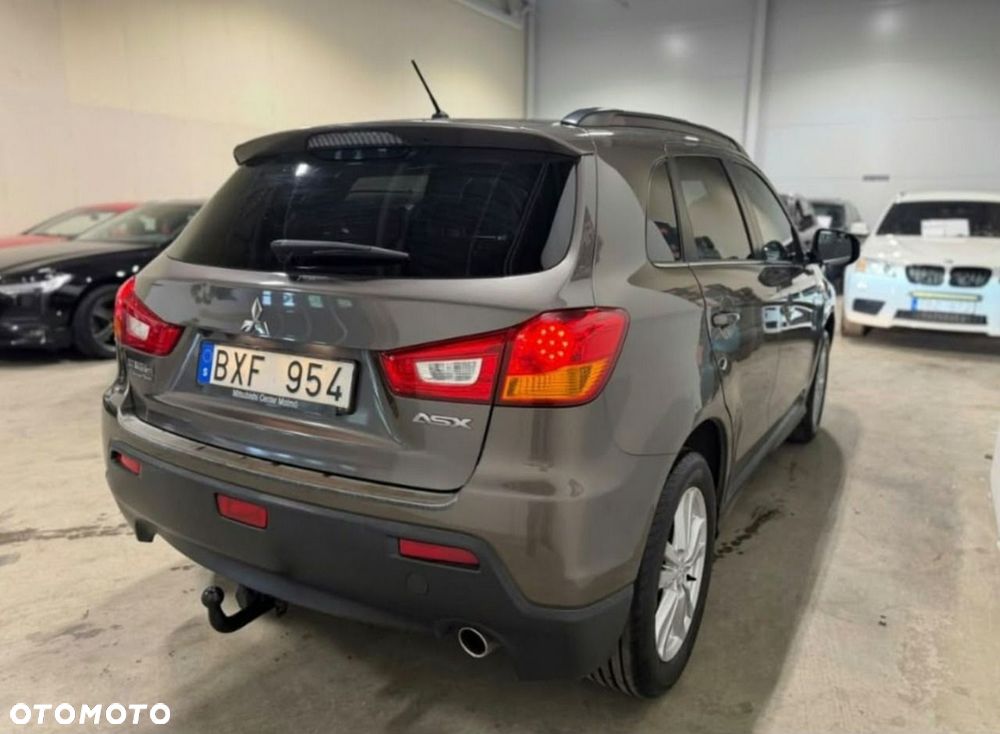 Mitsubishi ASX - 8