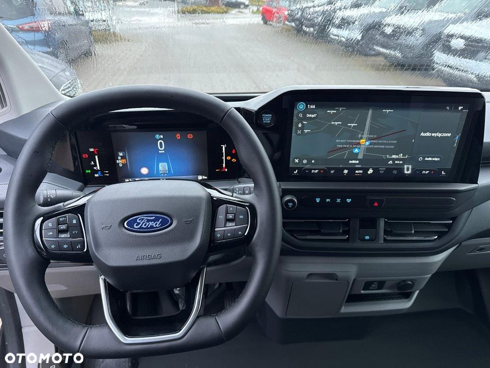 Ford Custom - 17